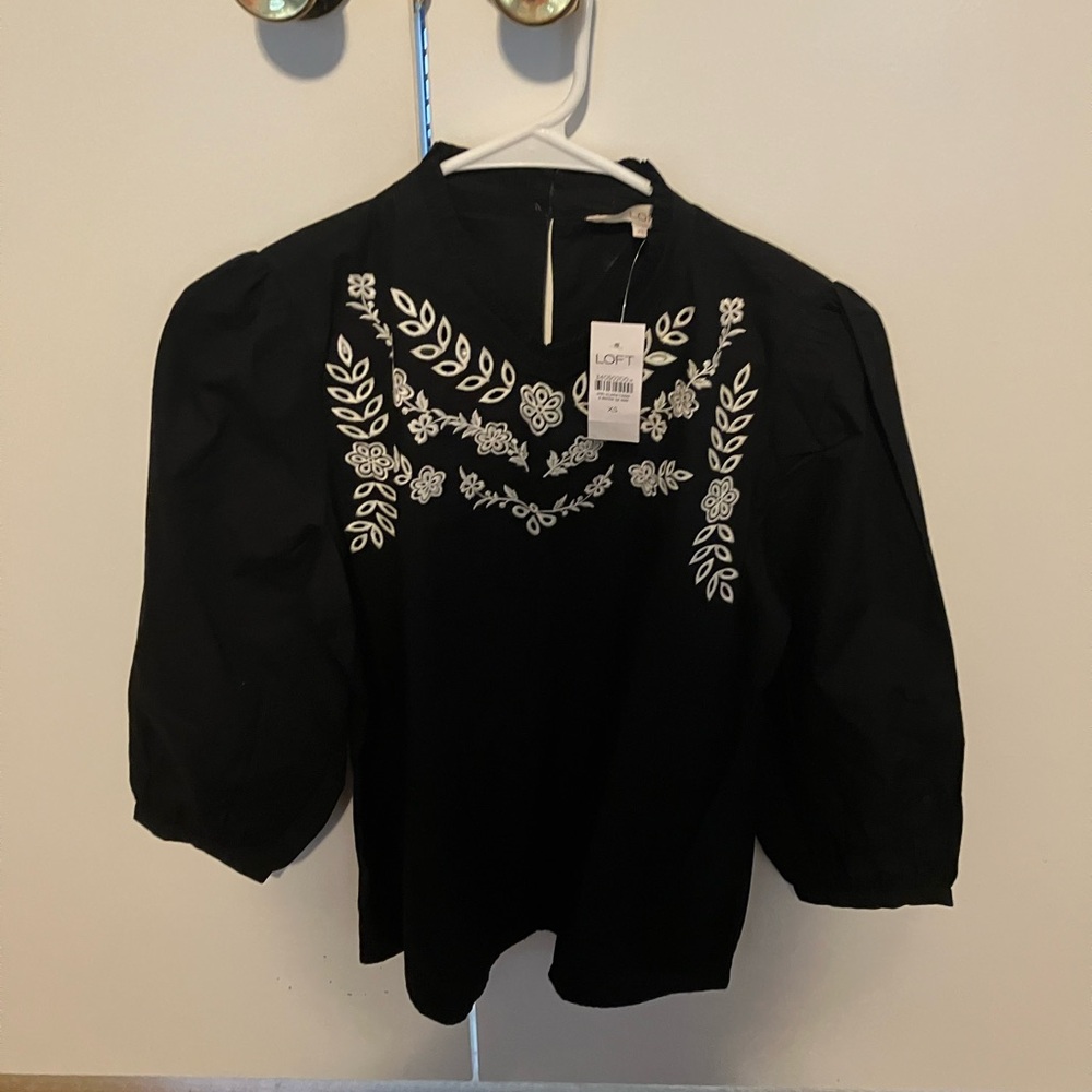 Beautiful black Loft summer top.